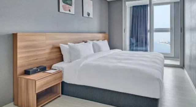 Двухместный полулюкс с видом на океан Gangneung Chonpines Ocean Suites Hotel