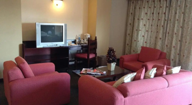 Полулюкс Real De Uruapan Hotel