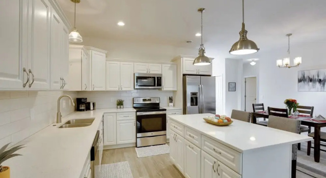 Коттедж Mankato Getaway w/ Game Room & Salt Water Hot Tub!