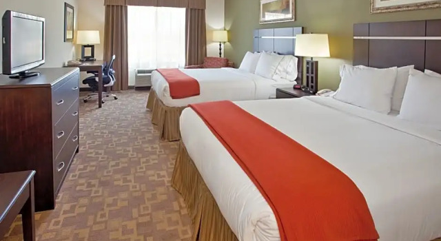 Номер Standard Holiday Inn Express & Suites Topeka North by IHG