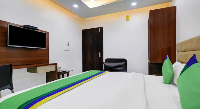 Itsy Hotels Usha Utsav