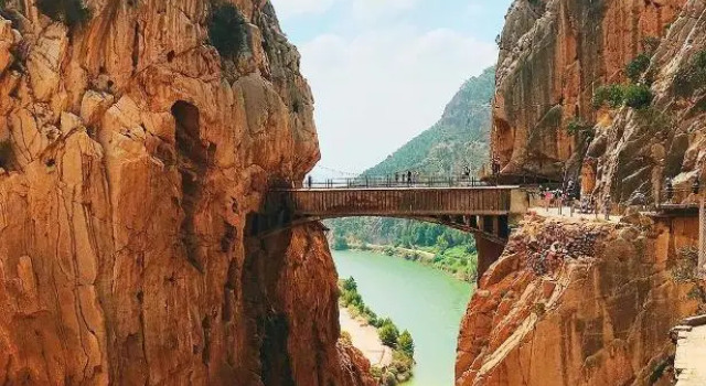 Casa Rural Inés cerca del Caminito del Rey, Забронировать Отель Отели Алора с парковкой, Парковка