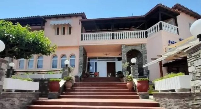 Polychrono Beach Hotel