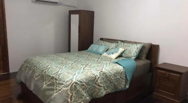 Maa Damnoen B&B, Забронировать Отель «постель и завтрак» Дамноен Садуак Ратбури, рядом с Плавучий рынок «Дамноен Садуак»