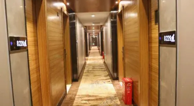Shenzhen huaqiaoli Hotel, Boek Hotel Hotels in Guangdong met parkeren, Parkeren