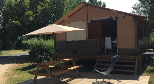 Семейный тент Camping de la Tête Noire