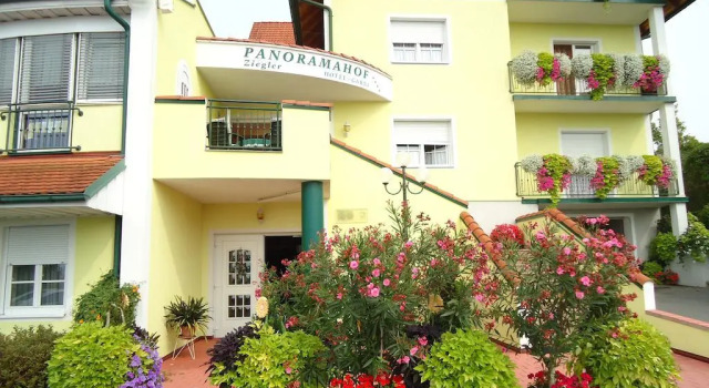 Panoramahof Ziegler, Book Hotel Bad Waltersdorf East Styria
