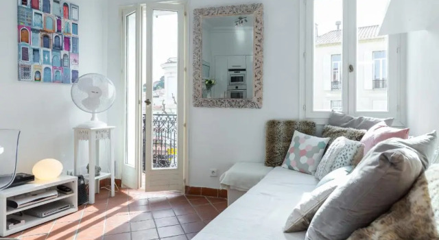 A Lovely Split Level Townhouse in the Heart of Cannes Next to the Marche Forville and the Palais - 1749, Забронировать Апартаменты/квартира Канны Приморские Альпы, рядом с Продуктовый рынок Forville Provencal