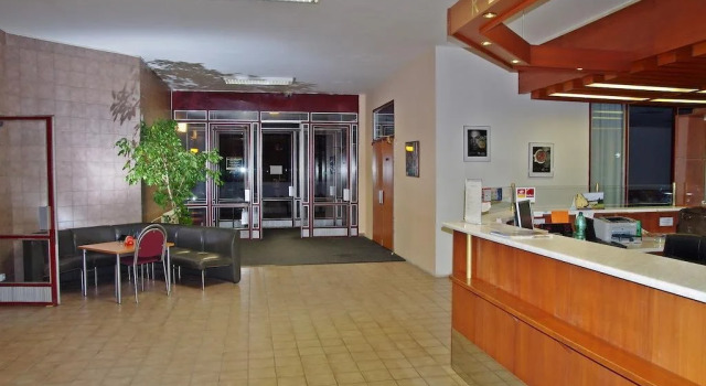 Sportcentrum BrandÃ½s, Rezerwuj Hotel Hotele w Central Bohemia z parkingiem, Parking