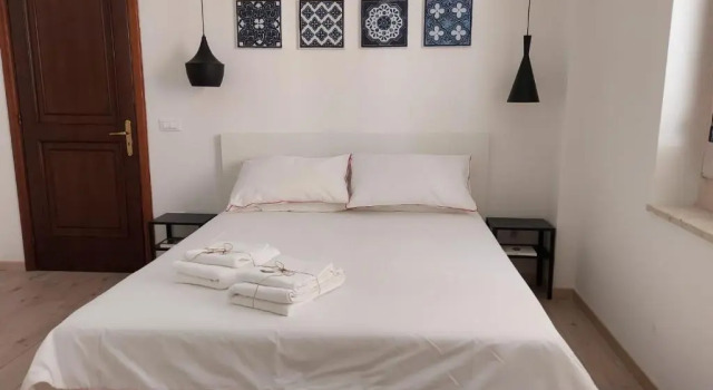 Isabella d'Aragona Guest House, Rezervasyon Misafirhane Barletta Apulia