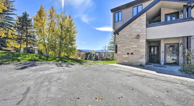 Апартаменты с 3 комнатами Cozy Condo w/ View, Walk to Steamboat Ski Resort!