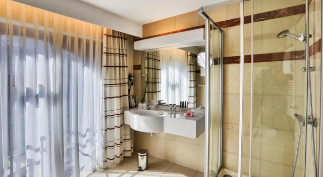 Двухместный номер Deluxe Hotel Quartier Latin
