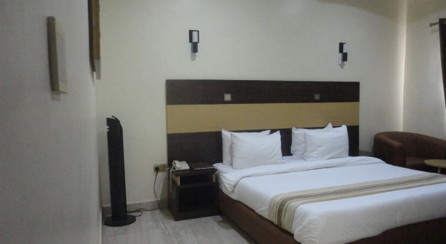 Caesar's Court Hotel and Suites