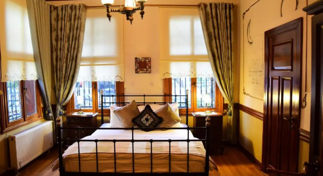 Четырёхместный номер Standard Ottoman Suites by Sera House