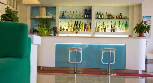Hotel Kon Tiki, Rezervovat Hotel Hotely v Numana s bazénem, Bazén