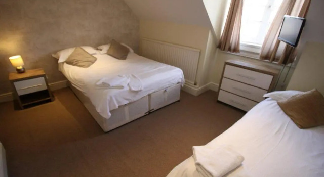 Трёхместный номер Standard The Saracens Head Hotel