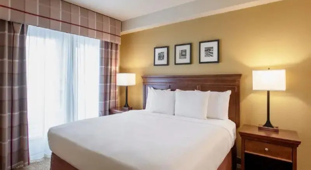 Люкс Travelodge Suites by Wyndham Regina - Eastgate Bay