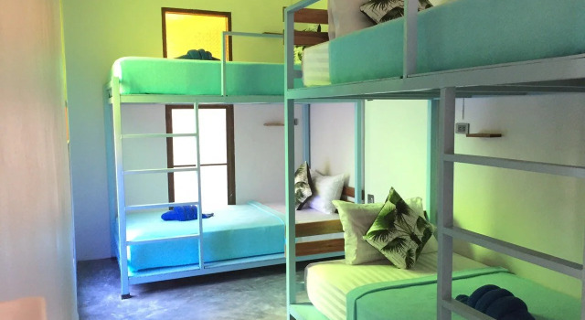 Hey Beach Hostel, Забронировать Хостел Отели Ланта-Яй с парковкой, рядом с Police Station, Парковка