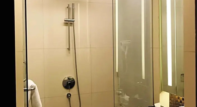 Premier room Mercure Surabaya Grand Miram