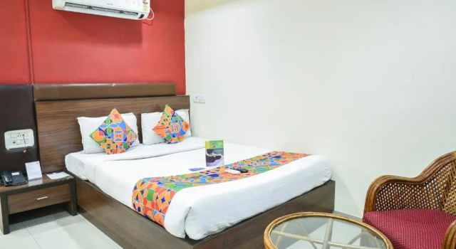 Номер Deluxe OYO 6648 Hotel Royal Residency