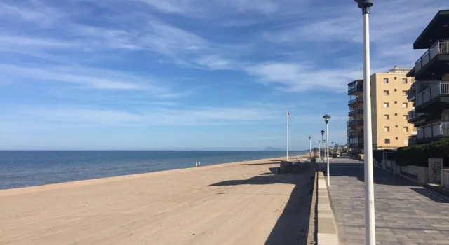Апартаменты Large Apartment with Sea Views
