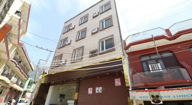 Oyo 37959 Hotel Royal Stay