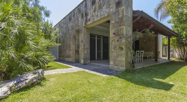 Villa with garden in Torre dell'Orso-Villa Ray