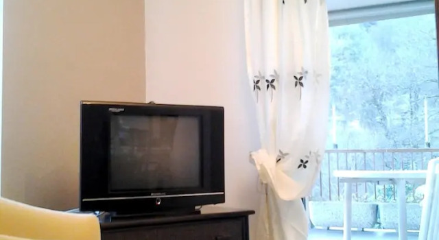 Apartment With one Bedroom in Menaggio, With Wonderful Lake View, Pool, Book Lejlighed Hoteller i Plesio med pool, Swimmingpool