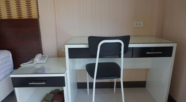 Medroom Korat, Varaa Hotelli Hotellit North-Eastern Thailand pysäköinnillä, Pysäköinti