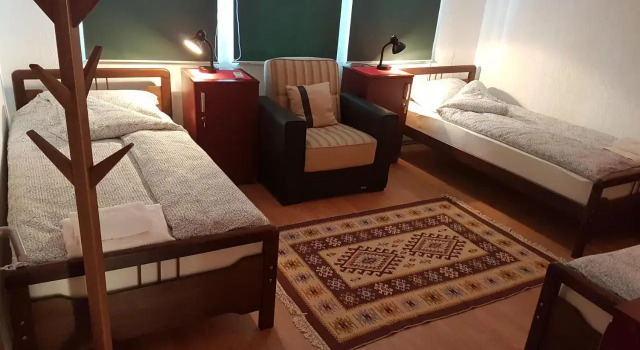 Hostel Tuba, Забронировать Хостел Хостелы Приштина, рядом с National Theatre of Kosovo, Хостел