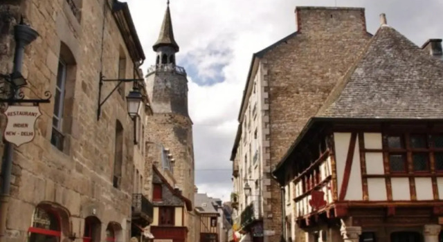 Апартаменты T2 Situe Au Cœur du Centre Historique de Dinan