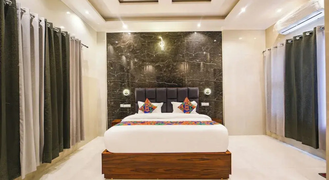 Номер Premium Fabhotel Paradise