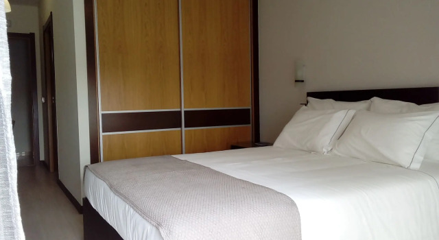 Pousada Tires Guest House, Забронировать Гостевой дом Сан-Домингуш-ди-Рана Лиссабон