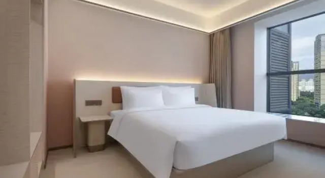 Люкс HanTing Hotel (Kunming Beijing Road Sijiaying Subway Station)