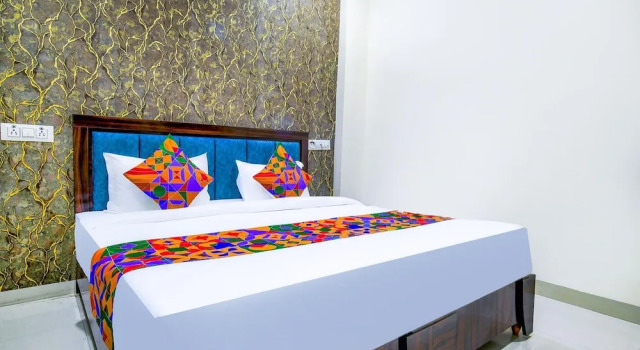 Номер Standard FabHotel Ritik