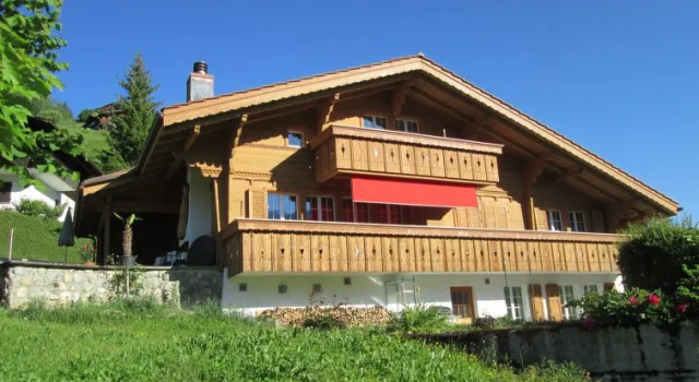 Isabelle, Buchen Sie Hotel Lenk Simmental, in der Nähe von Metschbahn