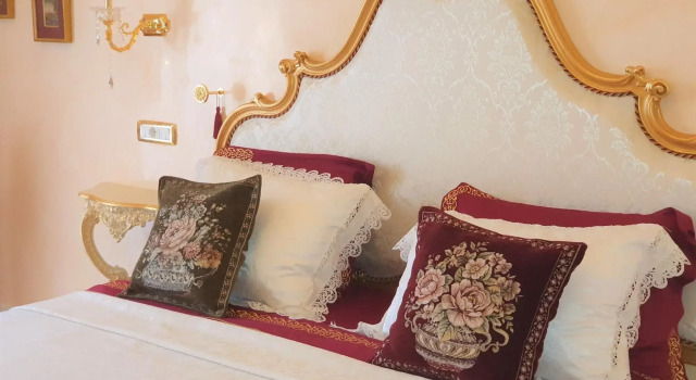 FD Luxury rooms, Забронировать Гостевой дом Отели Вероны с парковкой, рядом с Филармонический театр Вероны, Парковка