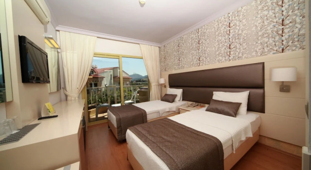 Номер Standard с балконом Grand Hotel Faros