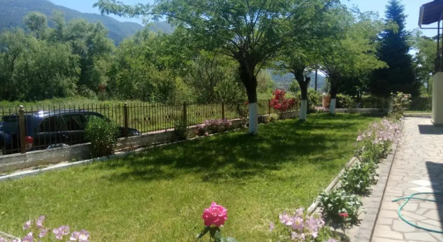 Студия с видом на горы Zisis Garden Studios