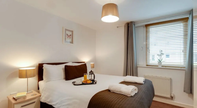 Апартаменты Standard Base Serviced Apartments - The Docks