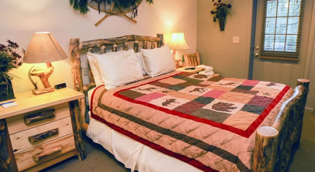 Fawn Valley Inn: 107, Забронировать Отель Отели Rocky Mountain National Park с бассейном, Бассейн