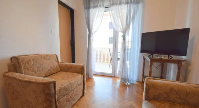 Apartment Svjetlana, Varaa Huoneisto Hotellit Kvarner Islands uima-altaalla, Uima-allas