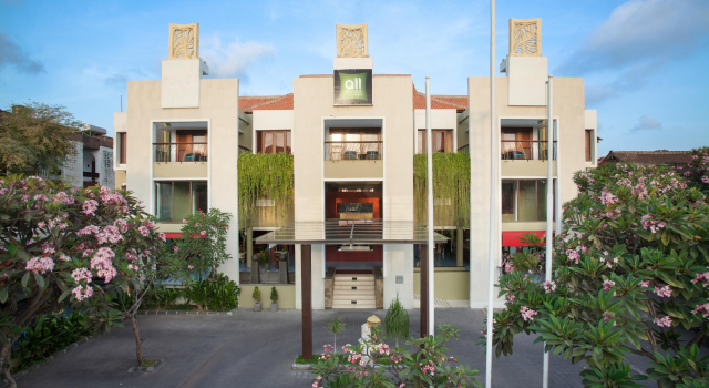 Отель ibis Styles Bali Legian
