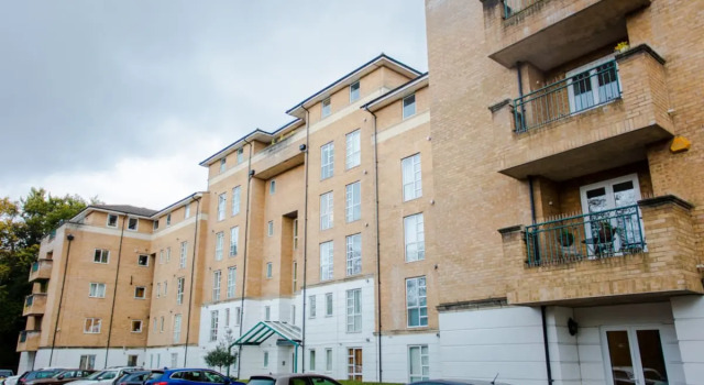The Sparkford Gardens - Lovely 2BDR with Balcony