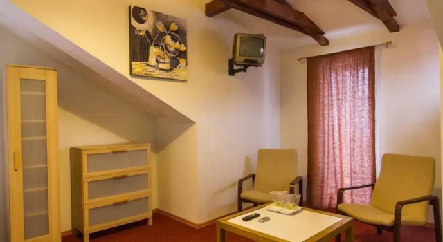 Cabana Platoul Soarelui, Rezervovat Hotel Hotely v Hunedoara s parkováním, Parkování