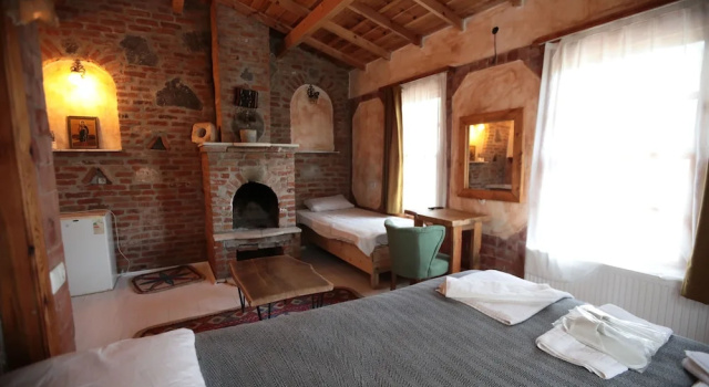 Коттедж с балконом Kayserkaya Cottages & Camping