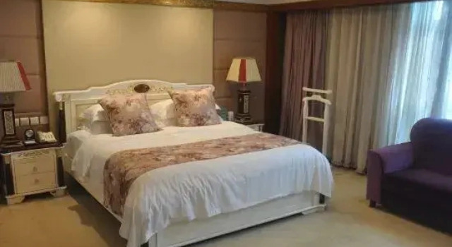 Двухместный люкс Deluxe Chengdu Railway Hotel