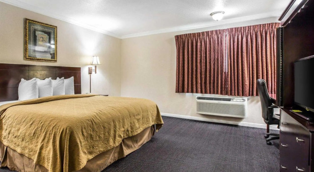 Двухместный номер Standard Quality Inn & Suites Thousand Oaks