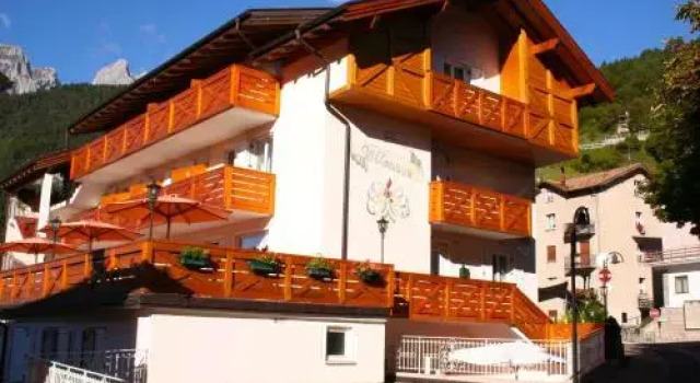Hotel Garnì Villanova, Забронировать Отель Отели и гостиницы Мольвено, рядом с Гондольный подъёмник Мольвено-Прадель (нижняя станция), Отель