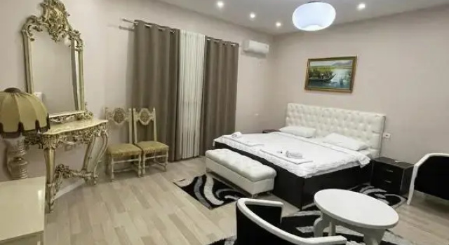 Люкс Hotel Holiday